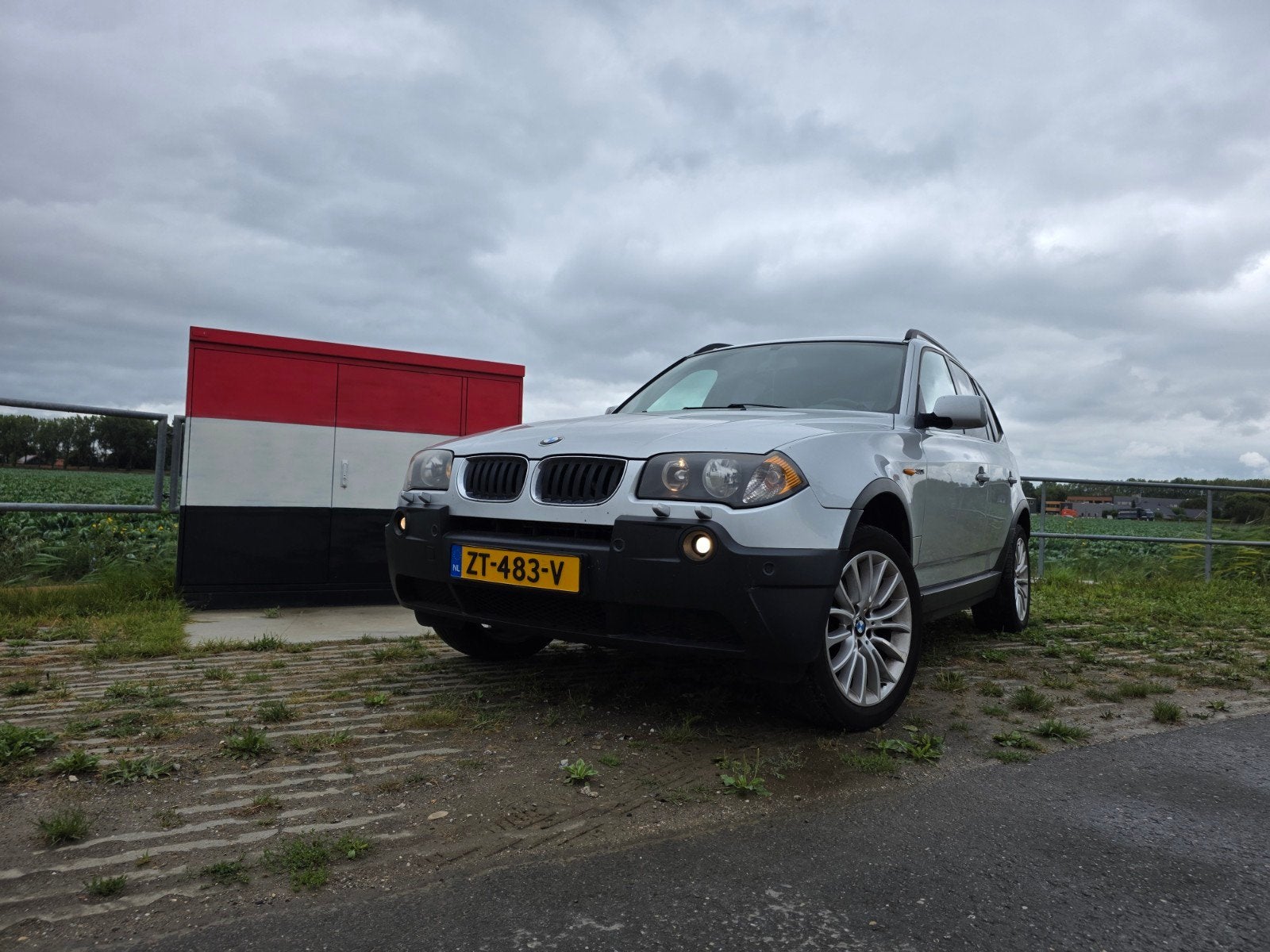 BMW X3 3.0 I 2004 Grijs, Auto's, BMW, 1660 kg, 2000 kg, 231 pk, Handgeschakeld