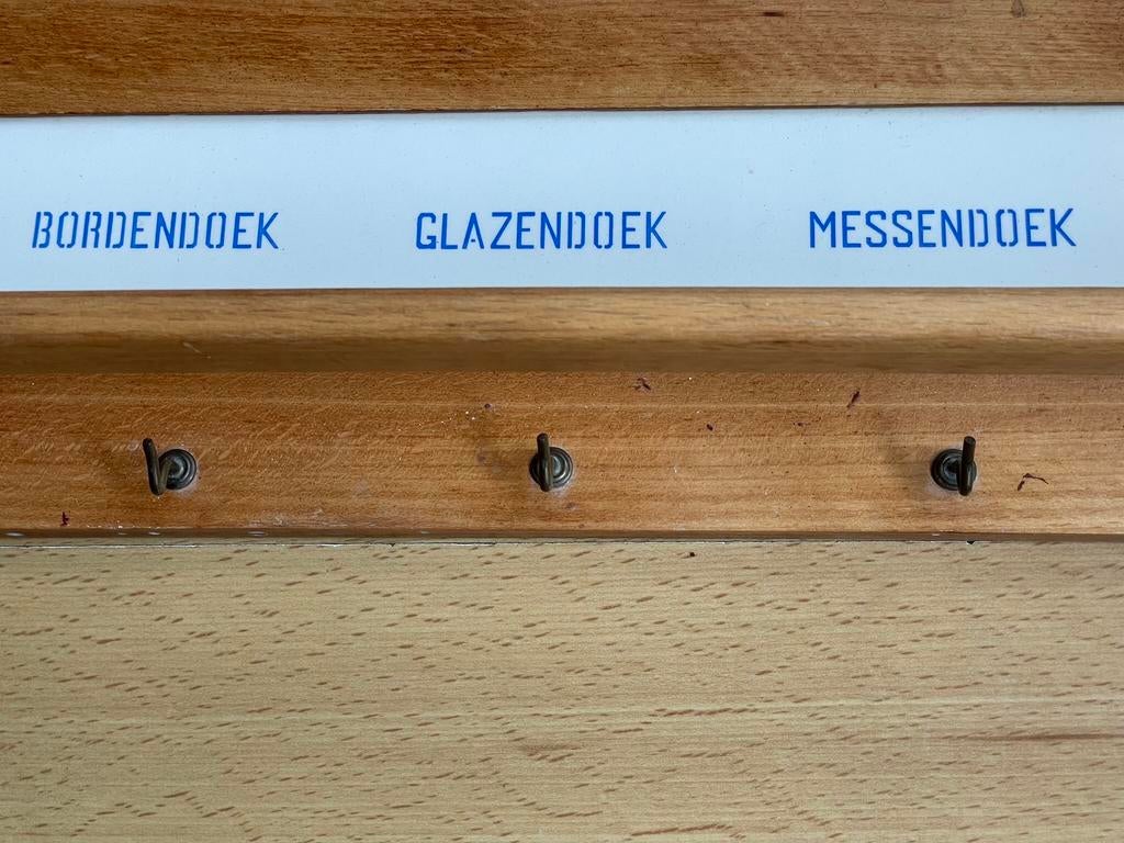 Handdoekenrek / theedoekenrek., Ophalen