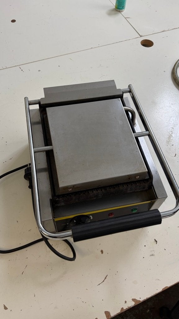 Buffalo CD474 - professionele horeca contactgrill, Ophalen, Gebruikt