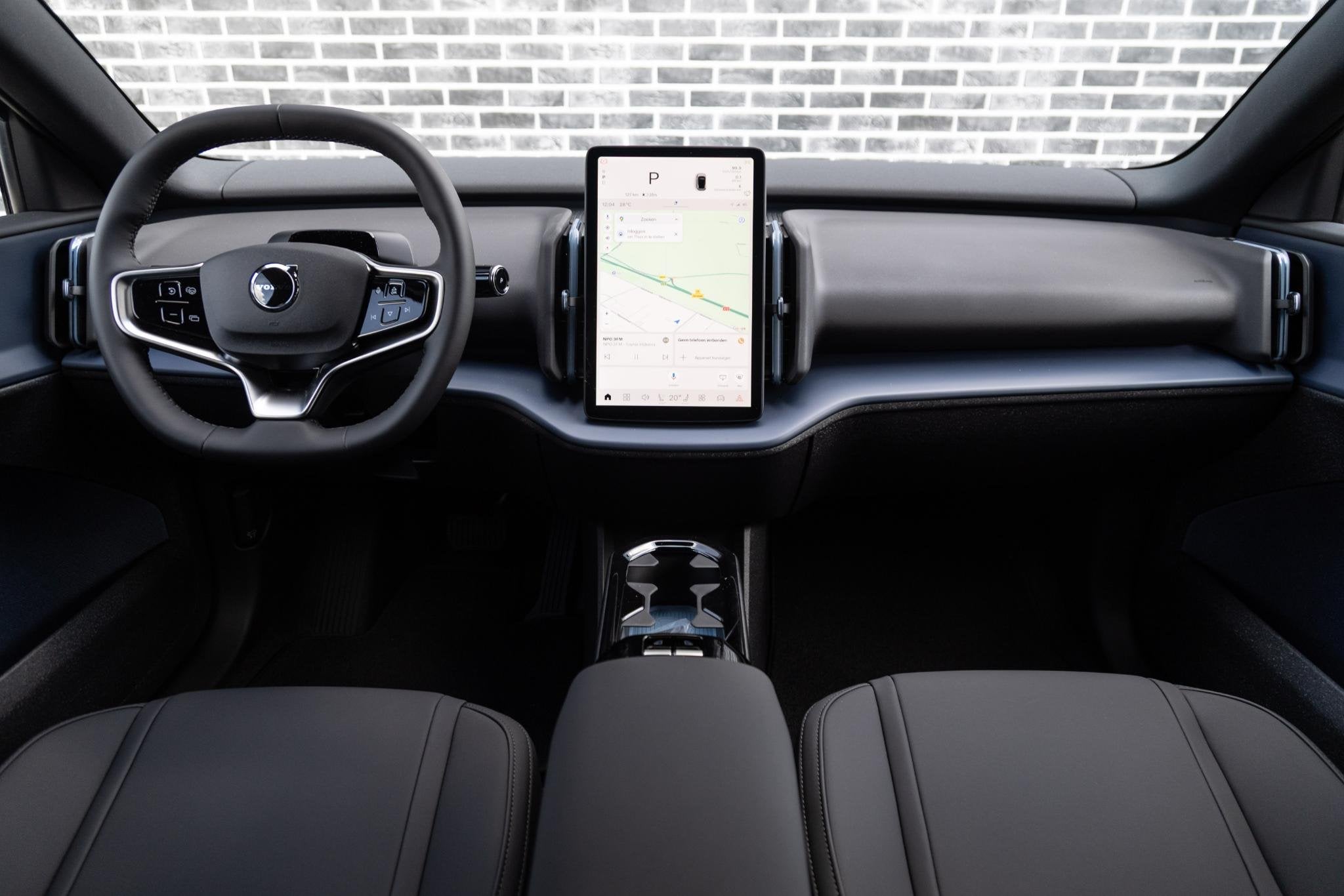 Volvo EX30 P5 Long Range Plus Black Edition Europa 69 kWh |, Automaat, Achterwielaandrijving, Leder en Stof, Zwart
