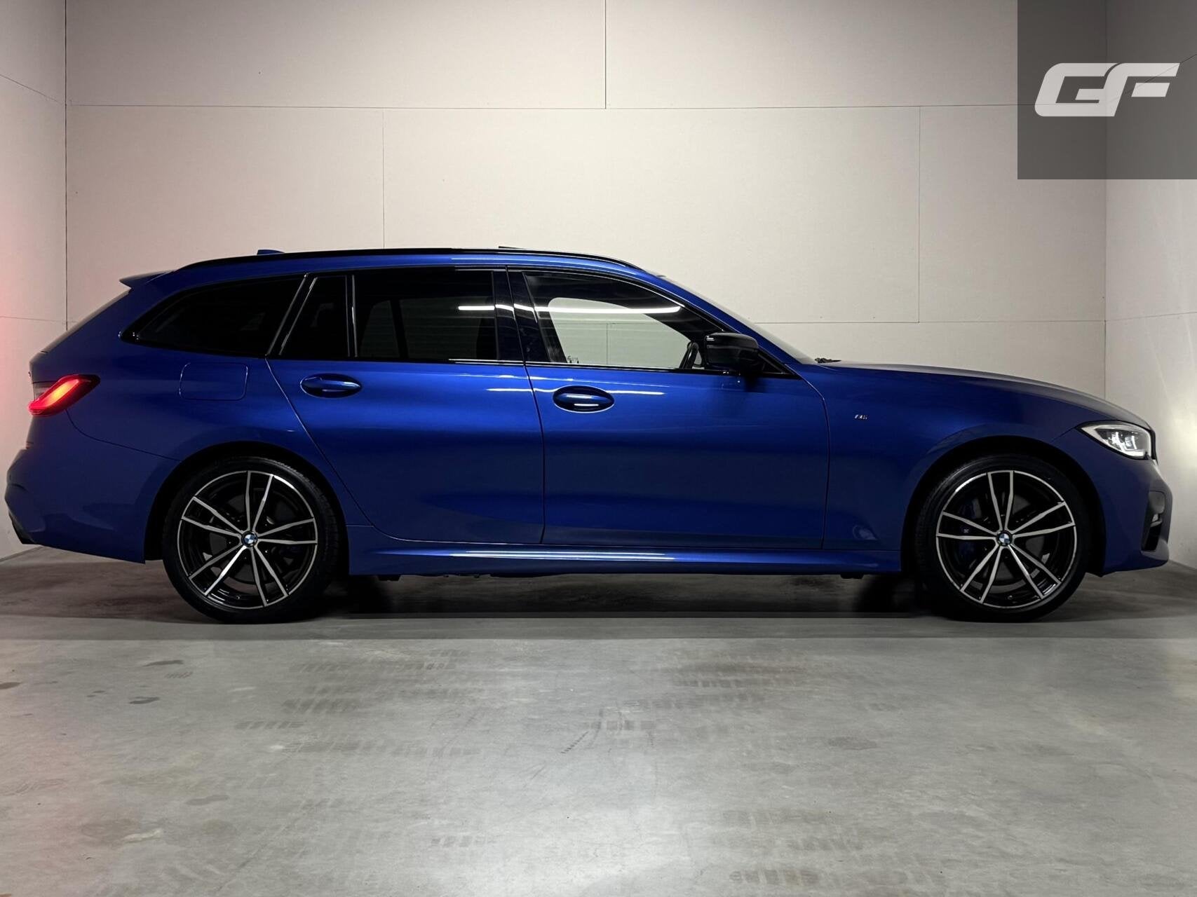 BMW 3-serie Touring 330e xDrive M-Sport Pano Laser Kuipstoel, Gebruikt, Euro 6, 4 cilinders, Blauw