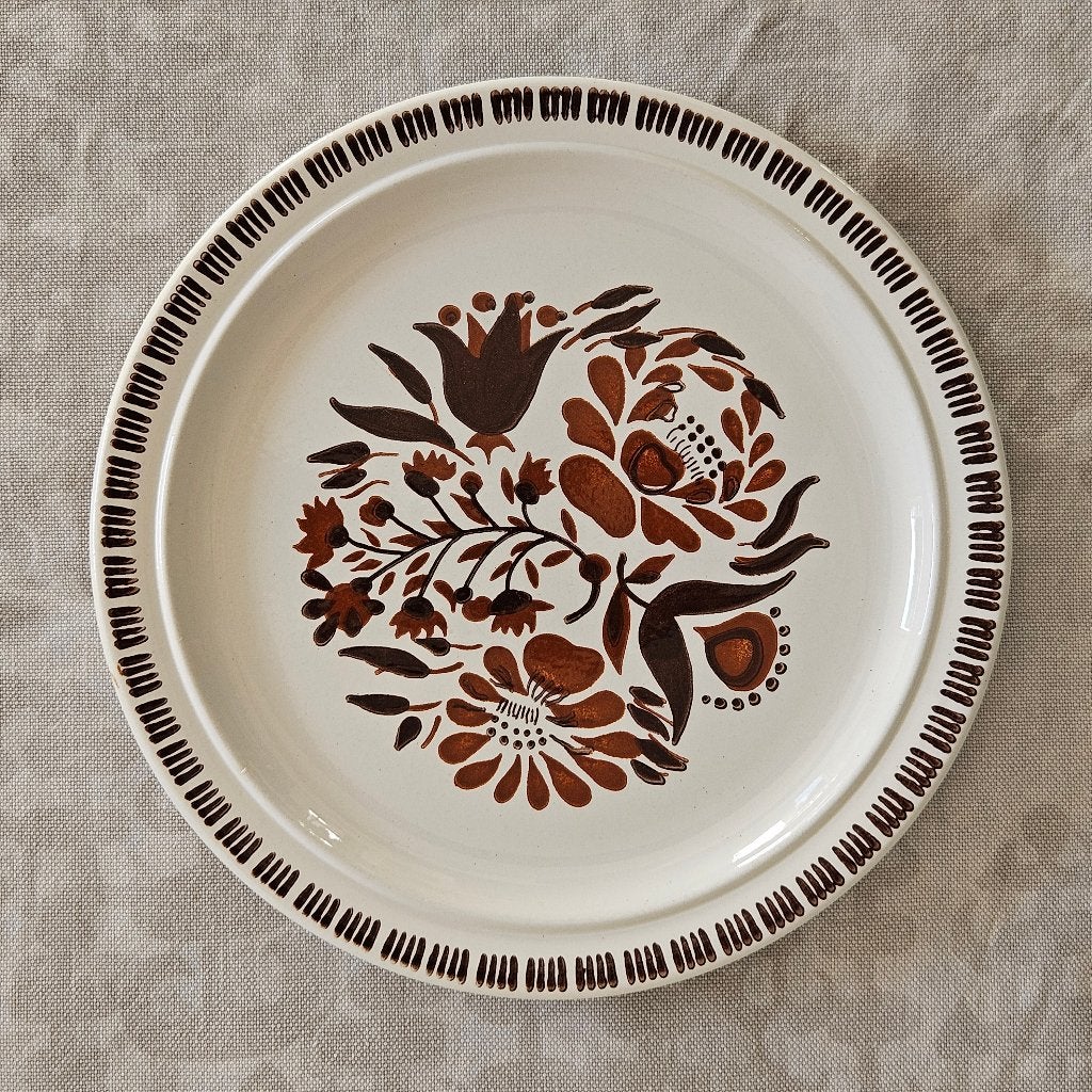 Vintage seventies bord met bruine bloemen, Verzamelen, Ophalen of Verzenden, Huis en Inrichting