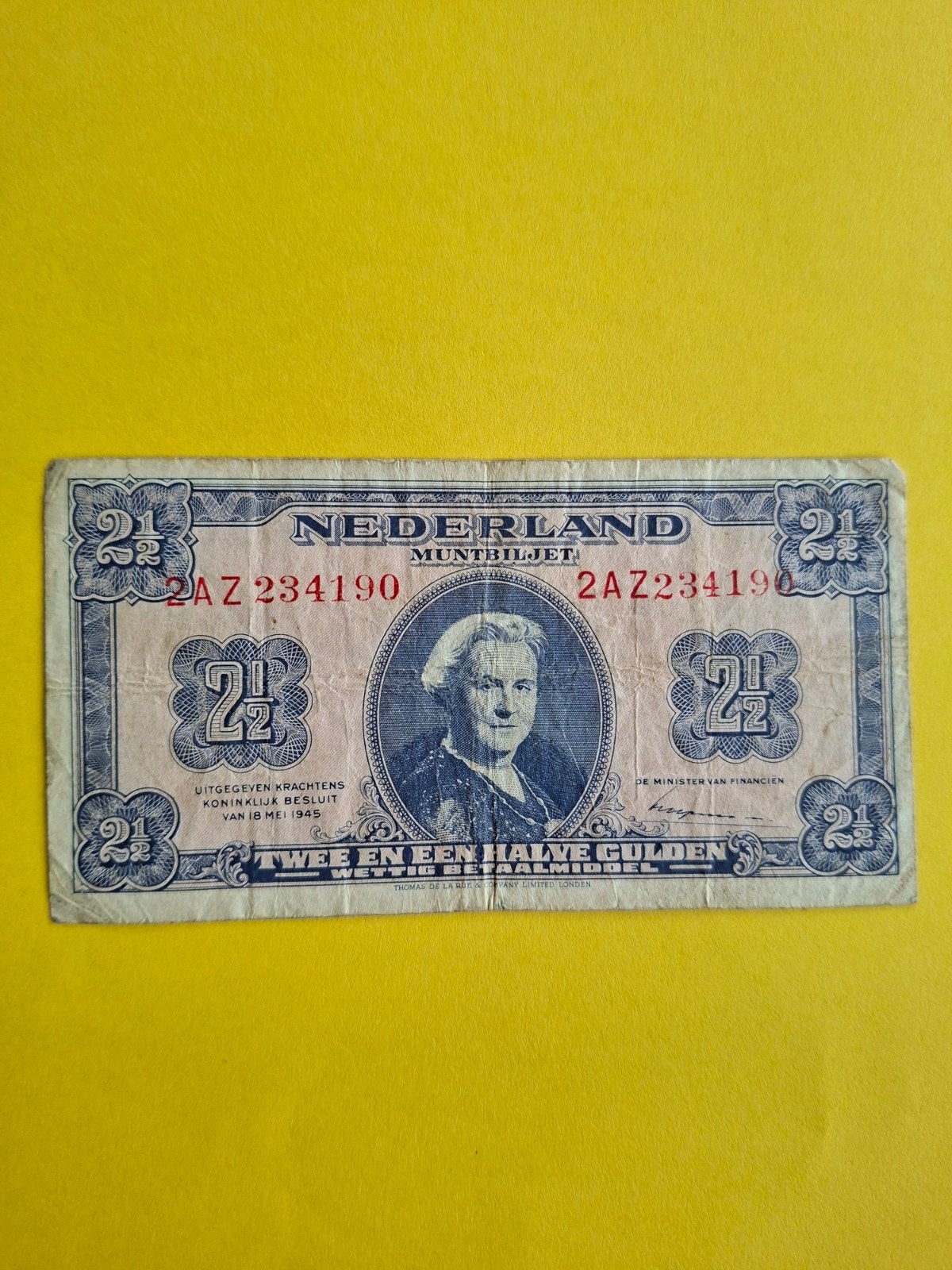 2,5 gulden Wilhelmina uit 1945 in ZF
Serie nummer 2 AZ 23419, Ophalen of Verzenden, 2½ gulden, Los biljet