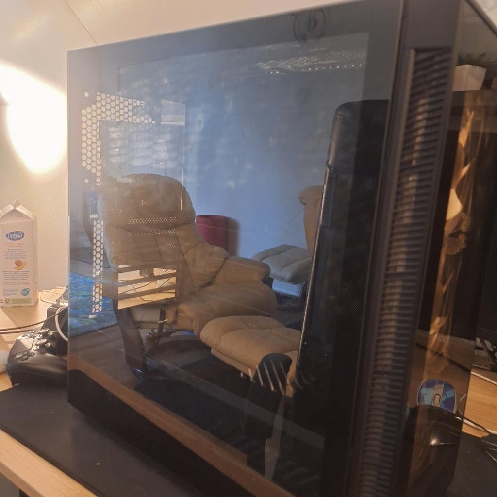 Sharkoon TG5 Pro RGB midi tower behuizing, Computers en Software, Computerbehuizingen, Ophalen of Verzenden