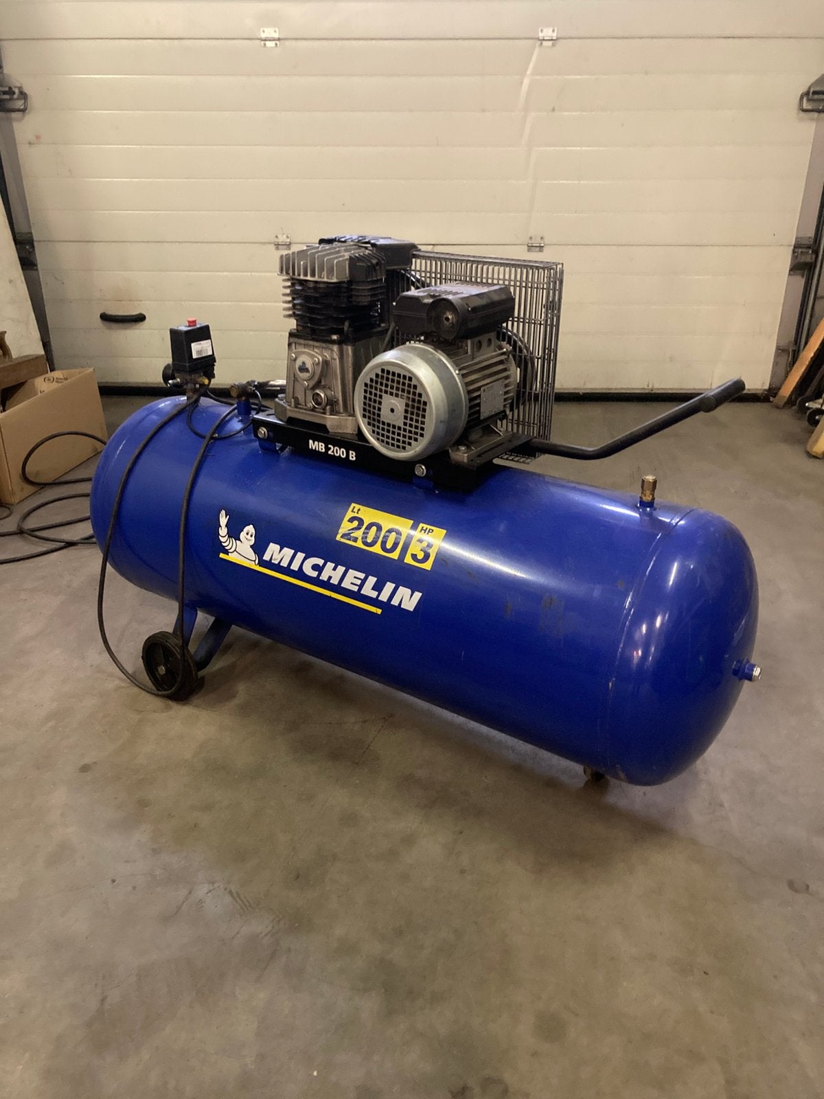 Michelin 200 liter 8 bar compressor - 3PK - werkt perfect!, Doe-het-zelf en Verbouw, Ophalen, 100 liter of meer, Zo goed als nieuw
