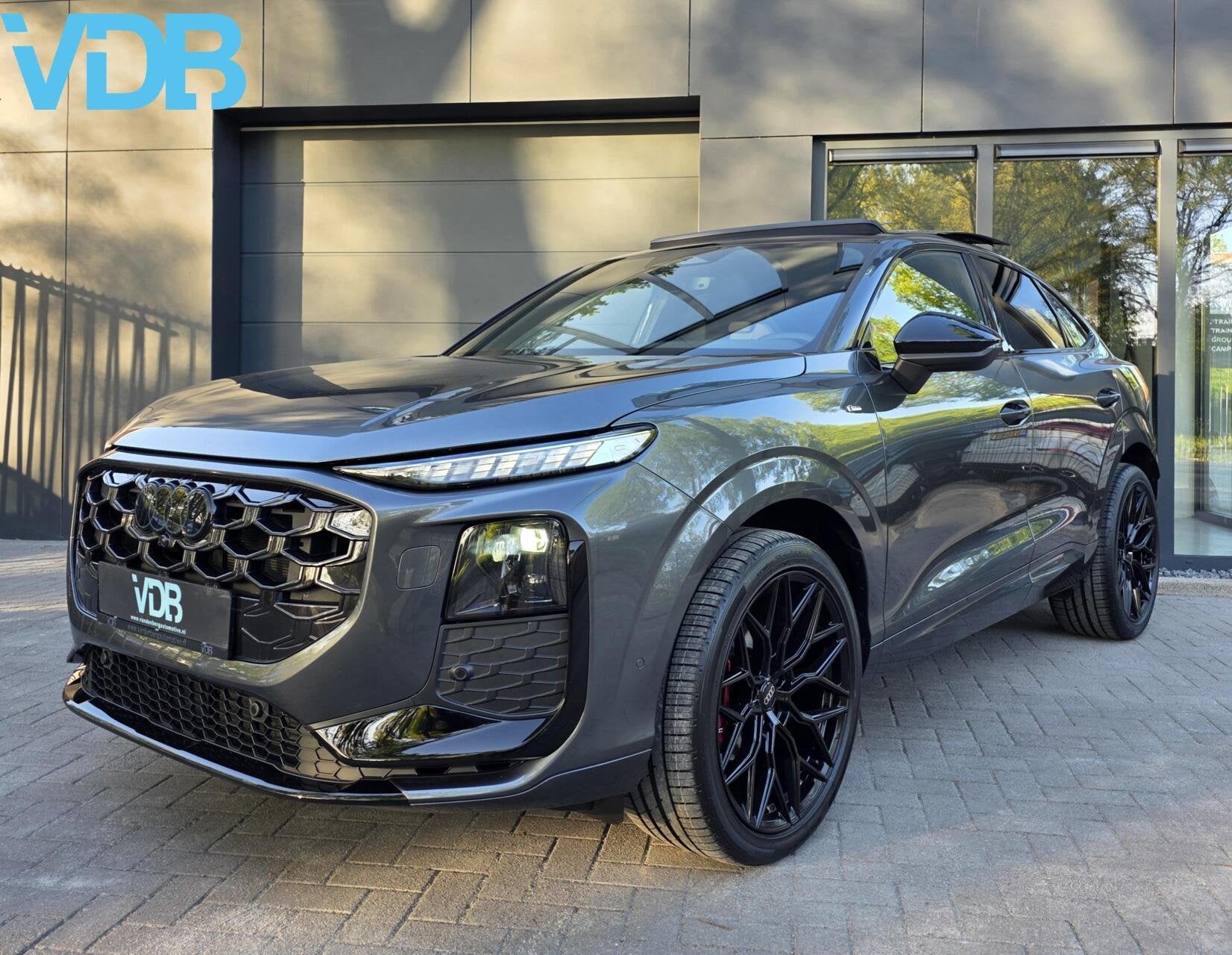 Audi Q3 SPORTBACK 35 TFSI S-LINE NIEUWSTE MODEL PANO SFEER, Auto's, Audi, Dealer onderhouden, 1498 cc, 4 cilinders, 150 pk