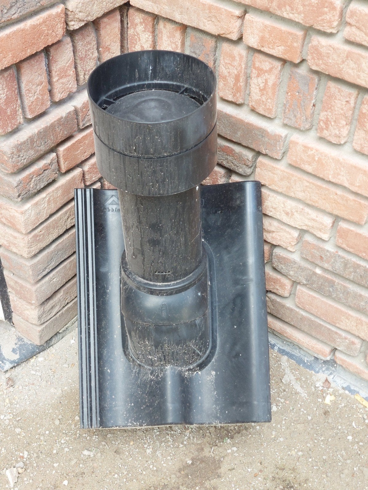 Ubbink dakdoorvoer voor sneldek dakpannen, Doe-het-zelf en Verbouw, Dakpannen en Dakbedekking, Ophalen, Kunststof, Zwart, Zo goed als nieuw