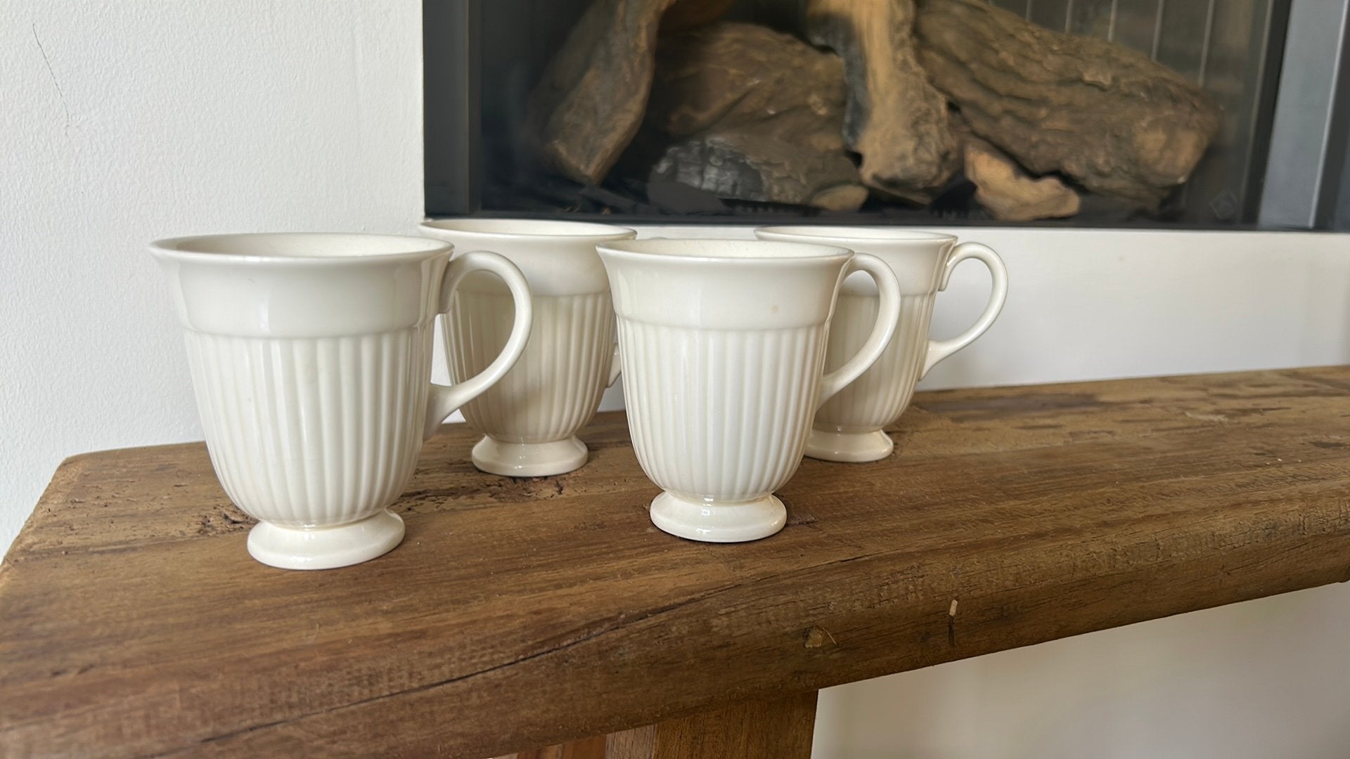 Wedgwood 4 koffie bekers EDME, Huis en Inrichting, Keuken | Servies, Verzenden, Zo goed als nieuw, Wedgwood, Kop(pen) en/of Schotel(s)