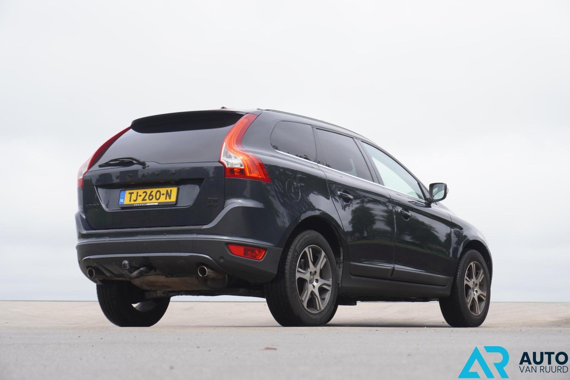 Volvo XC60 3.0 T6 AWD * LUXE * 4x4 * 305 PK * Automaat, Euro 5, Gebruikt, 1738 kg, 2000 kg
