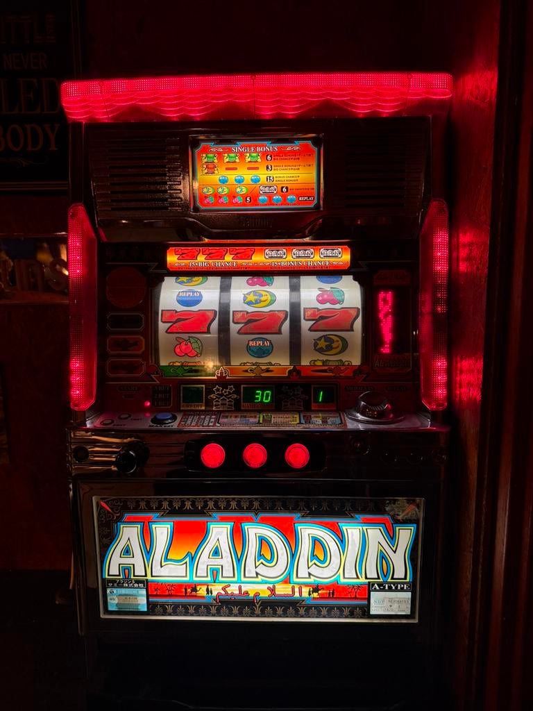 Japanse Pachislo Gokkast “ALADDIN” – Met Muntinworp – Uniek, Verzamelen, Ophalen, Zo goed als nieuw
