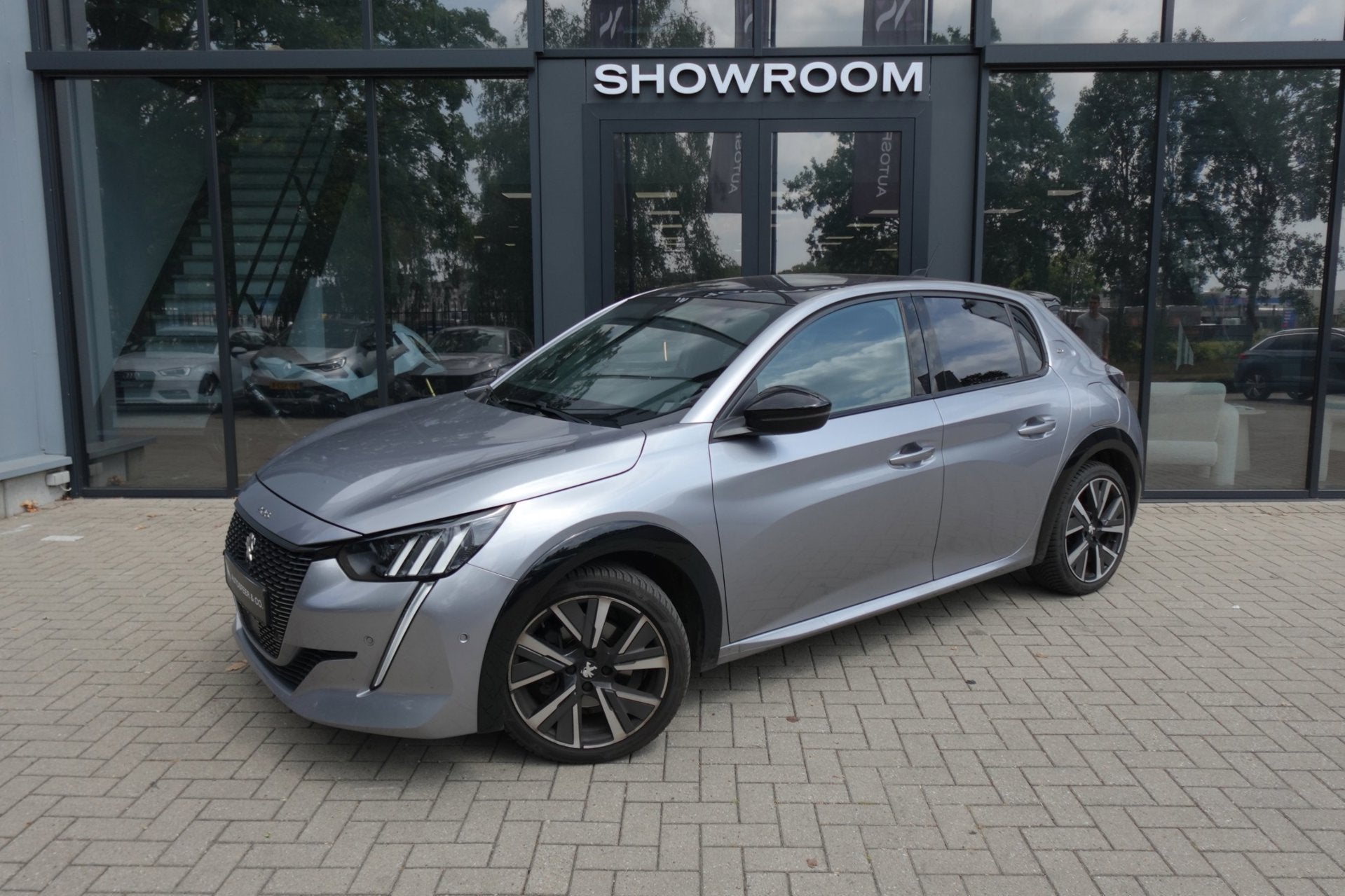 Peugeot 208 1.2 PureTech GT PANO KEYLESS CAM, Auto's, Peugeot, 101 pk, Gebruikt, Zwart, 1199 cc