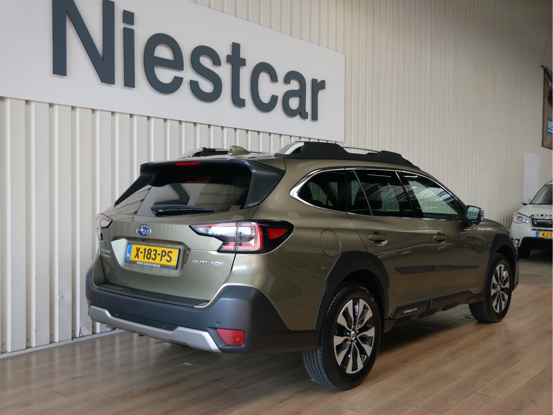 Subaru Outback 2.5i Premium (bj 2024, automaat), Auto's, Gebruikt, Euro 6, 4 cilinders, 2498 cc