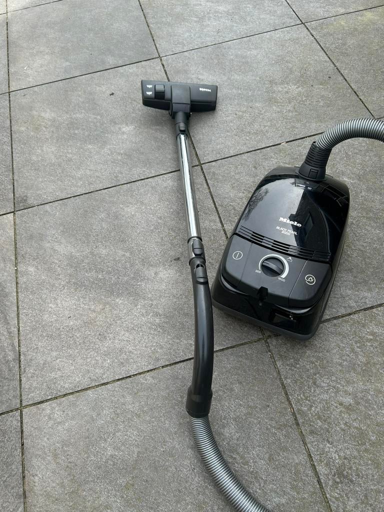 Miele black pearl in goede staat 1600Watt, Witgoed en Apparatuur, Stofzuigers, Gebruikt, Geschikt voor harde vloeren, Miele, Sledestofzuiger