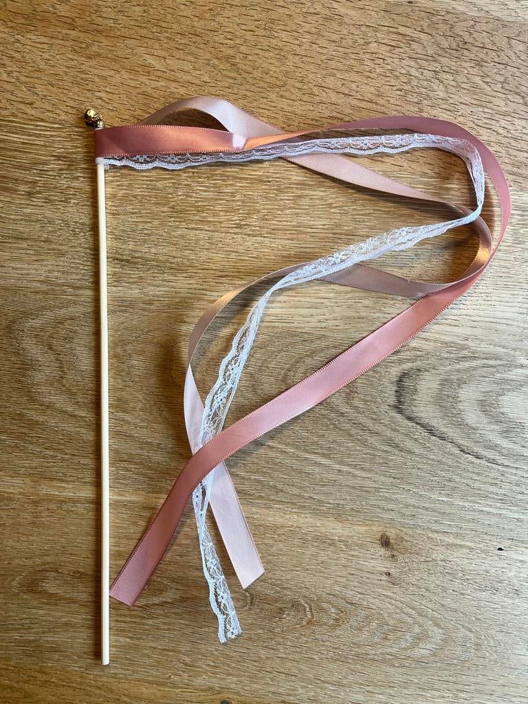 26x Roze lintjes aan stokje voor bruiloft of feest, Ophalen of Verzenden, Zo goed als nieuw, Feestartikel, Geboorte of Huwelijk