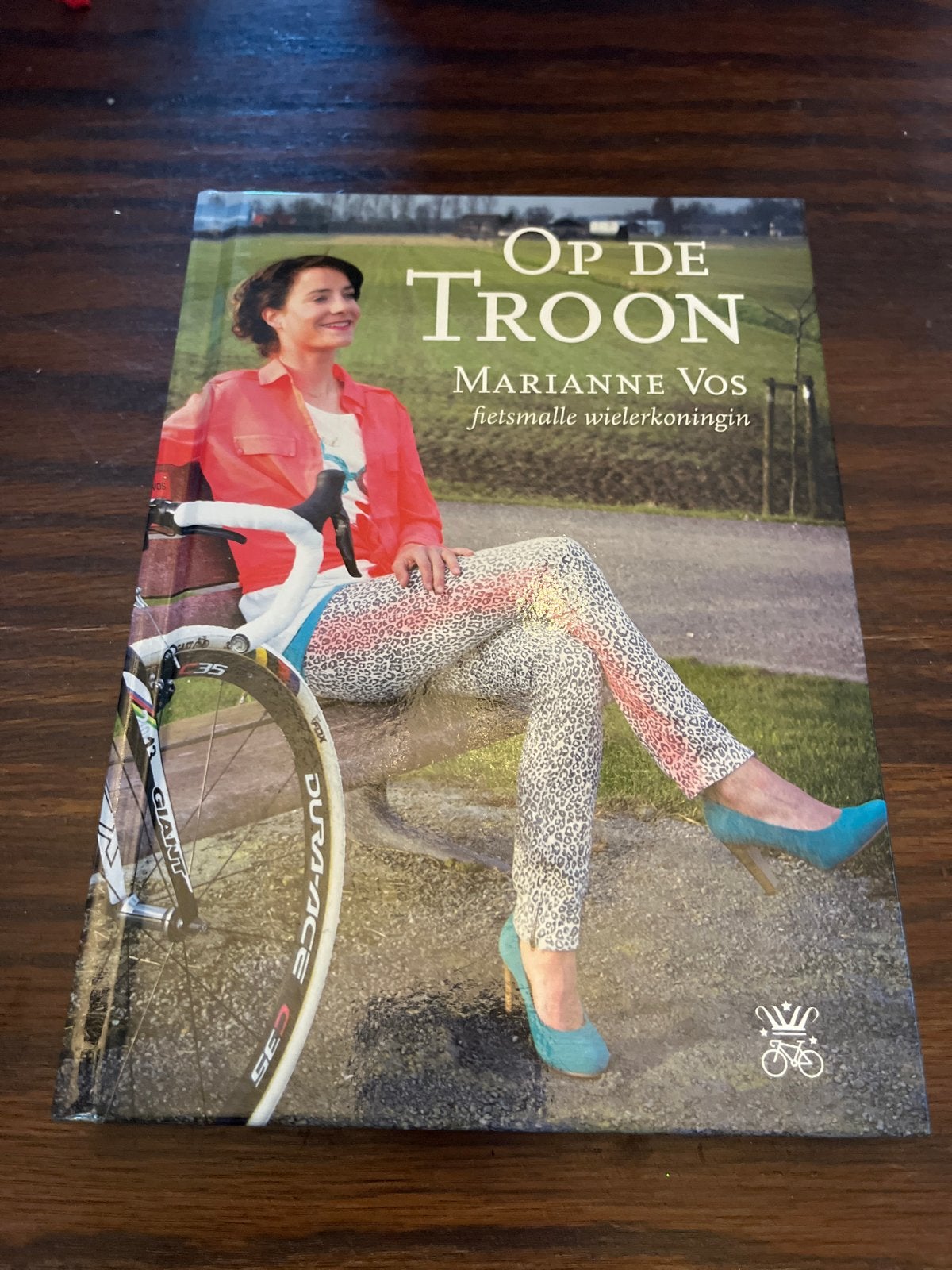 Op de Troon: Marianne Vos, fietsmale wielerkoningin, Ophalen of Verzenden, Nieuw, Nederland