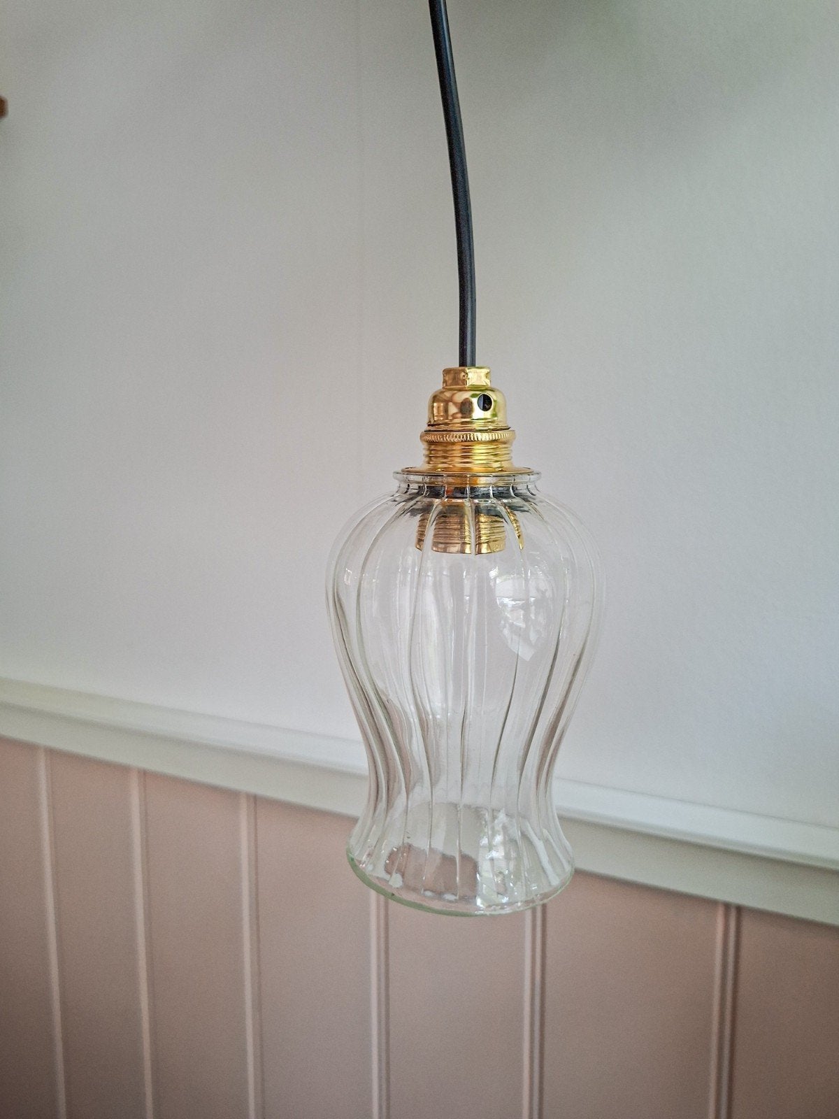 Glazen vintage hanglamp, Modern, Klassiek, E14 (klein), Ophalen of Verzenden, Zo goed als nieuw