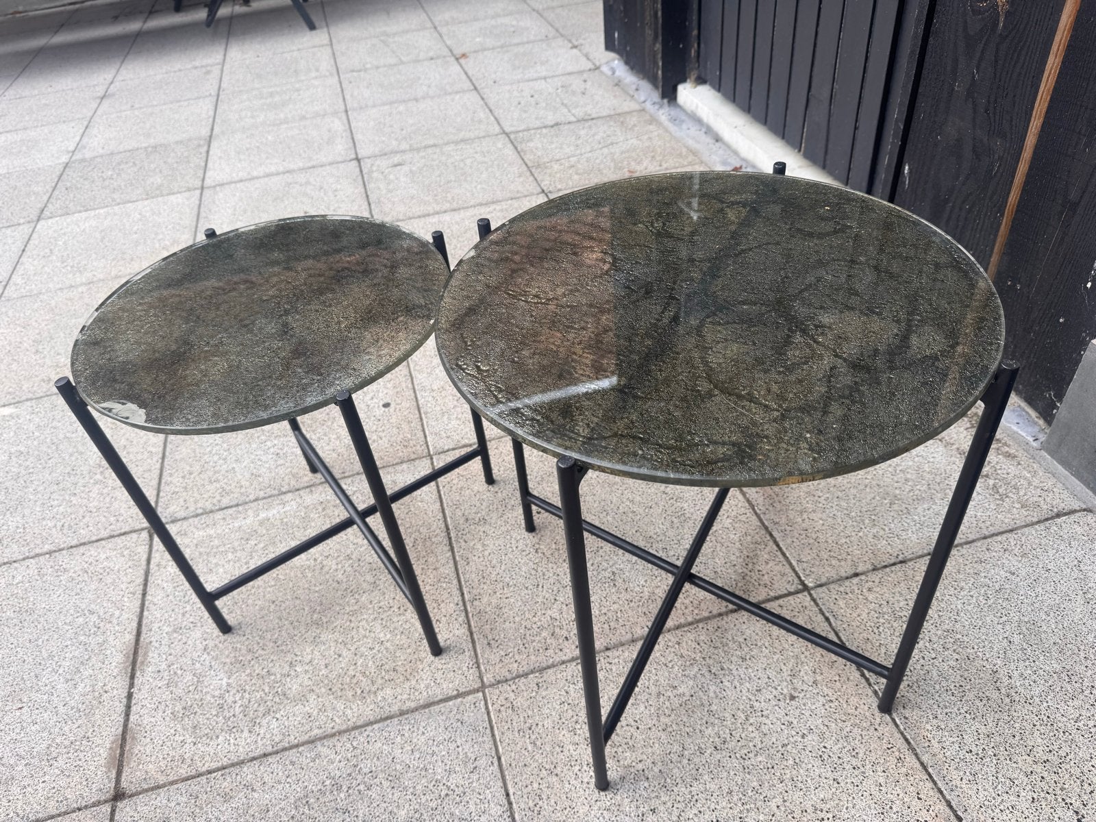 Set van 2 Salontafels met Groen Marmerlook Blad, Huis en Inrichting, Ophalen, Gebruikt, Rond, 50 tot 100 cm