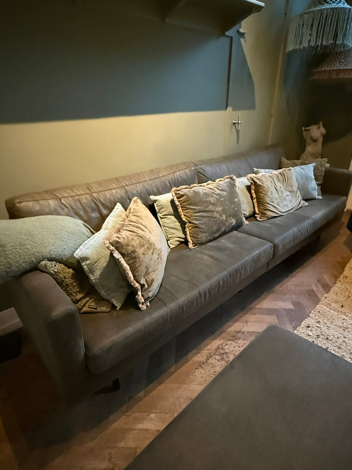 4zits bank van geschuurd leer, Huis en Inrichting, Ophalen, 250 tot 300 cm, Gebruikt, Rechte bank