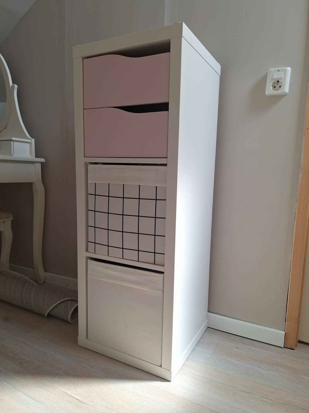 IKEA kastje met lades en opbergboxen, Met plank(en), Minder dan 50 cm, Gebruikt, Modern, functioneel