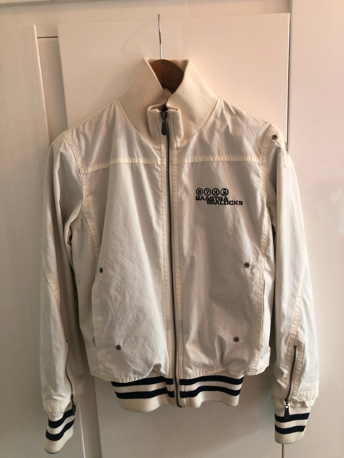 NIEUW Gaastra (wind/tussen) jas - maat M, Ophalen, Nieuw, Maat 38/40 (M), Wit