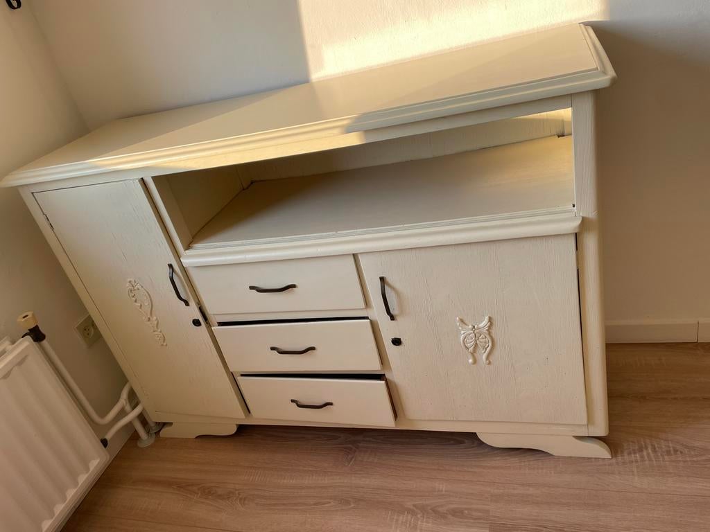 Fijne antieke dressoir in goede staat, Kinderen en Baby's, 105 cm of meer, Ophalen of Verzenden, Zo goed als nieuw, 75 tot 100 cm