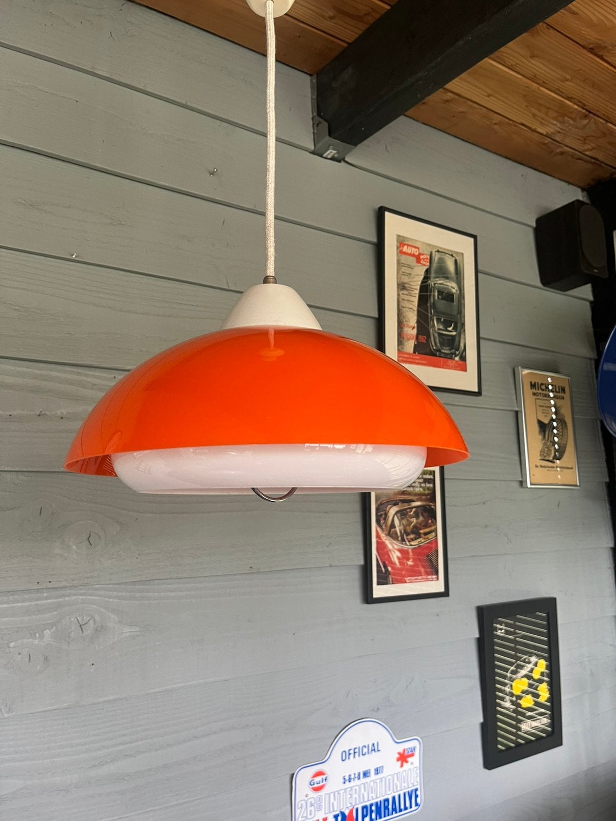 Vintage Italiaanse oranje witte space age pendel hanglamp, Kunststof, Gebruikt, Italiaans design vintage space age jaren 70 mid century