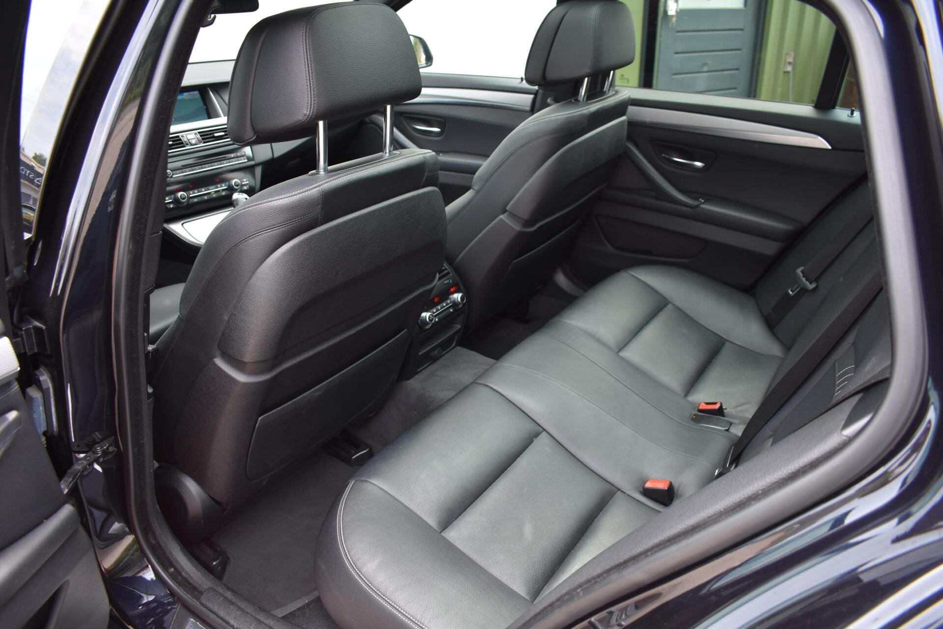 Foto 13 van BMW 5-serie Touring 520i High Executive | Pano | Trekhaak |