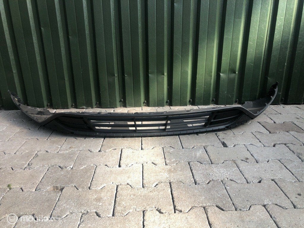 Voorbumper onderbumper spoiler ford kuga  gv4417f775a, Auto-onderdelen, Carrosserie en Plaatwerk, Gebruikt, Voor, Ophalen of Verzenden