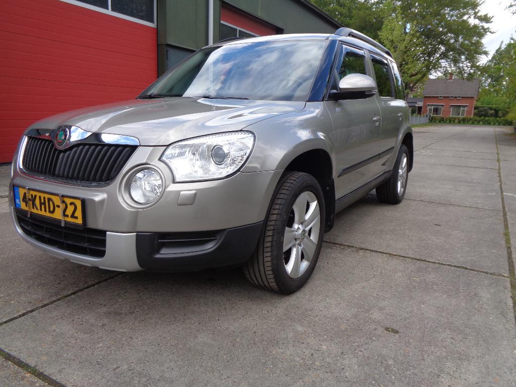 Skoda Yeti 1.2 TSI 77KW automaat Dsg7 2013 nieuwe  ketting, Stof, 4 cilinders, Beige, Origineel Nederlands