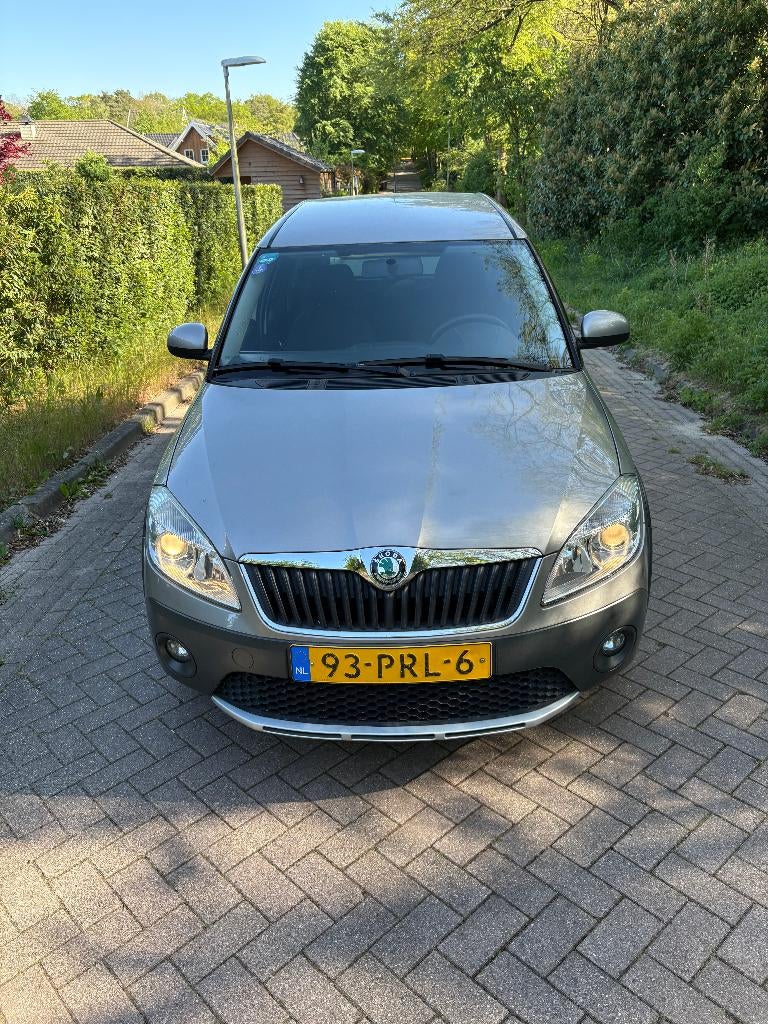 Skoda Roomster 1.2 TSI 63KW 2011 Beige, Auto's, Voorwielaandrijving, 4 cilinders, Roomster, Bedrijf