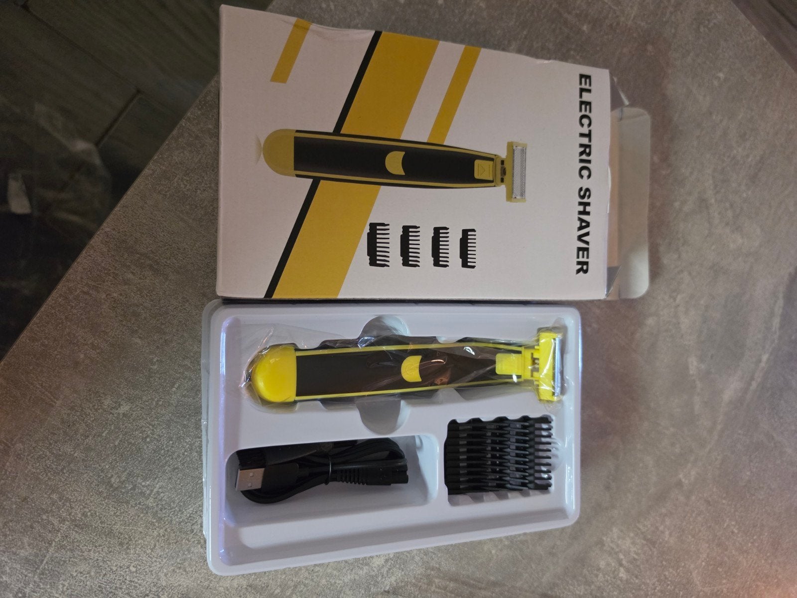 Elektrisch scheerapparaat / trimmer met opzetstukken, Ophalen of Verzenden, Nieuw, Overige typen