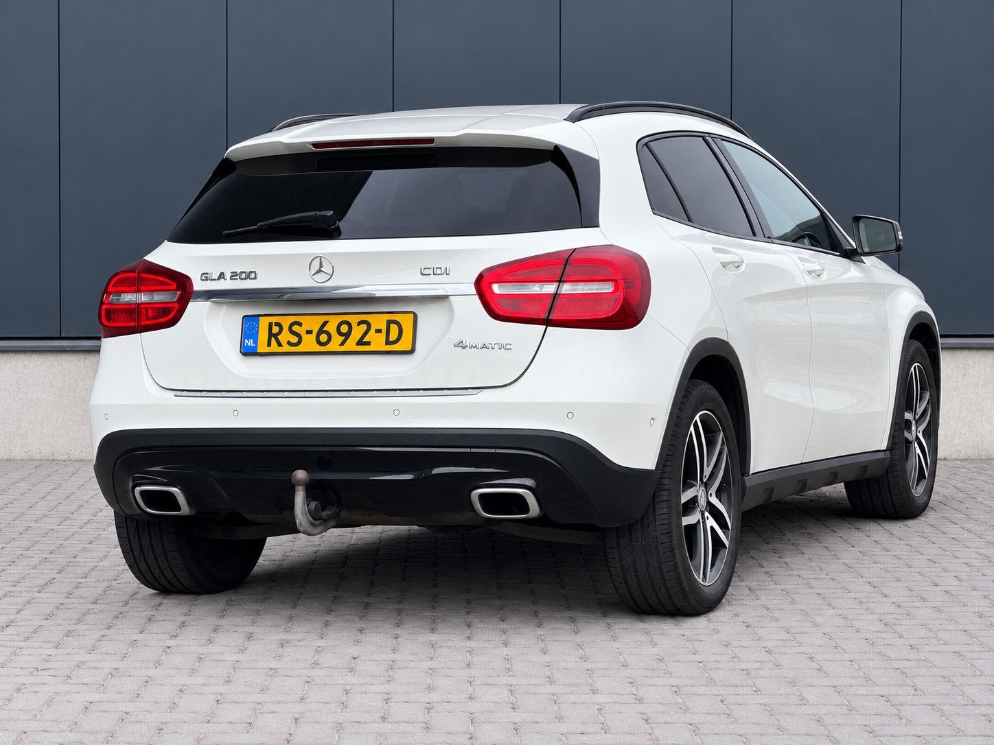 Mercedes-Benz GLA-klasse 180 d Prestige Xenon Led, Auto's, Gebruikt, 4 cilinders, Wit, Diesel