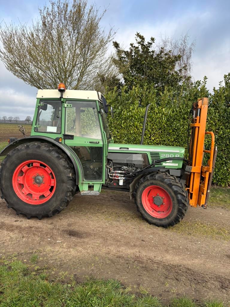 FENDT 280P met hefmast Marge!, Ophalen, Gebruikt, 7500 tot 10000, Tot 80 Pk