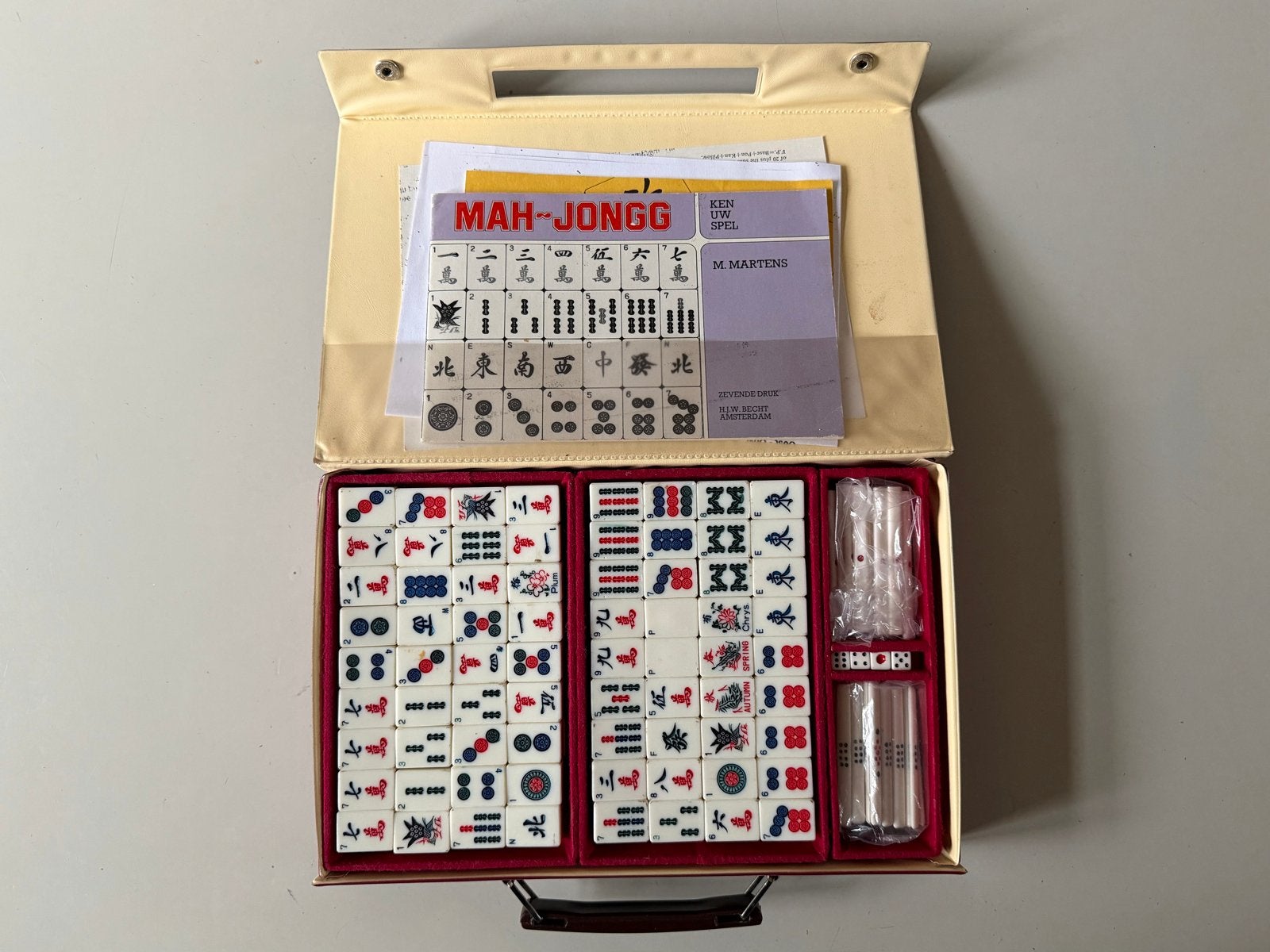 Vintage Mah Jong (Mahjong) met bamboe stenen en plankjes, Hobby en Vrije tijd, Gezelschapsspellen | Bordspellen, Drie of vier spelers