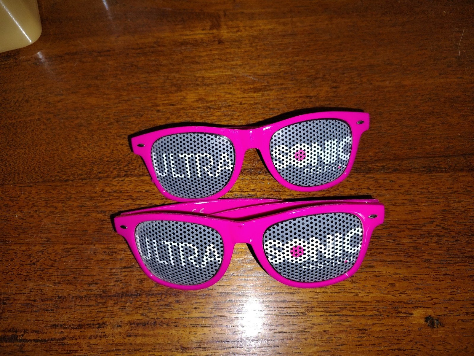 Roze zonnebril Ultra Sonic festival, Sieraden, Tassen en Uiterlijk, Zonnebrillen en Brillen | Dames, Ophalen of Verzenden, Zo goed als nieuw