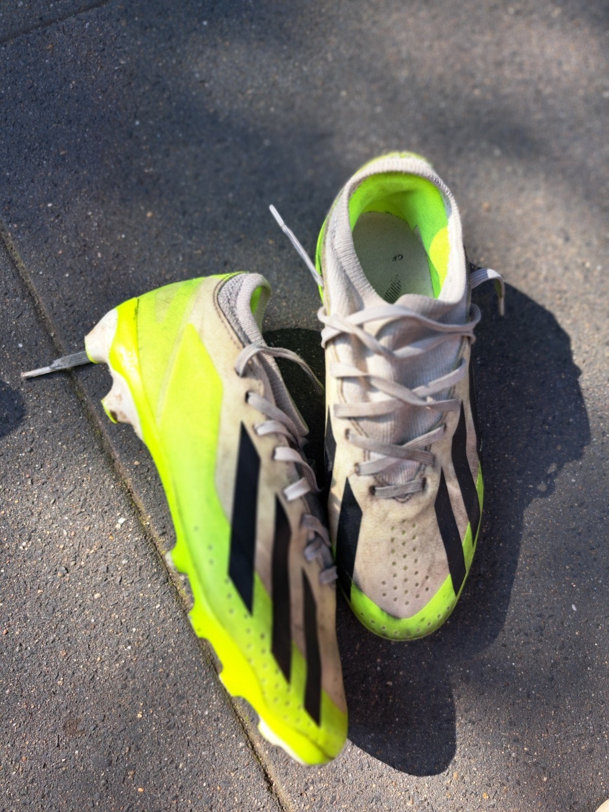 Voetbalschoenen maat 35 - Prima voor nog een seizoen, Ophalen of Verzenden, Gebruikt, Schoenen