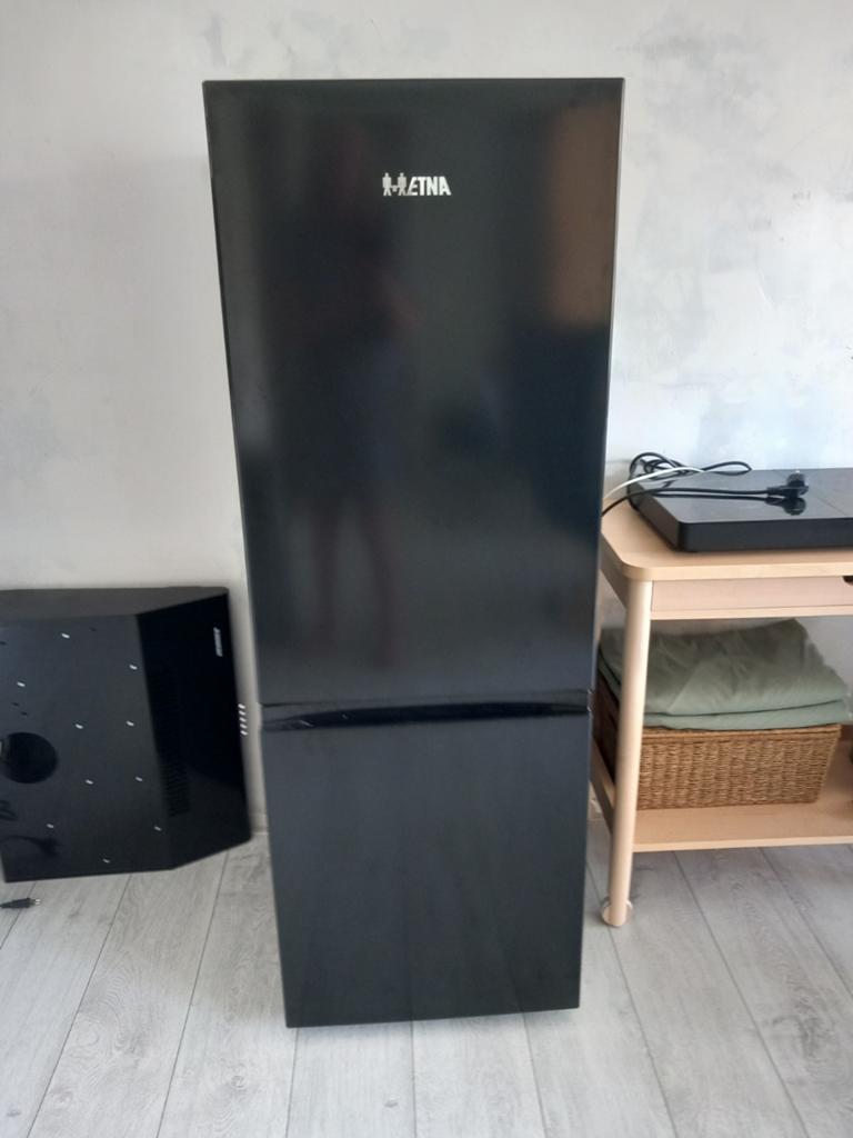 Als nieuw Etna koel-vriescombinatie, 4 weken oud BUITENKANS, Ophalen, 150 tot 200 liter, Met aparte vriezer, Zo goed als nieuw