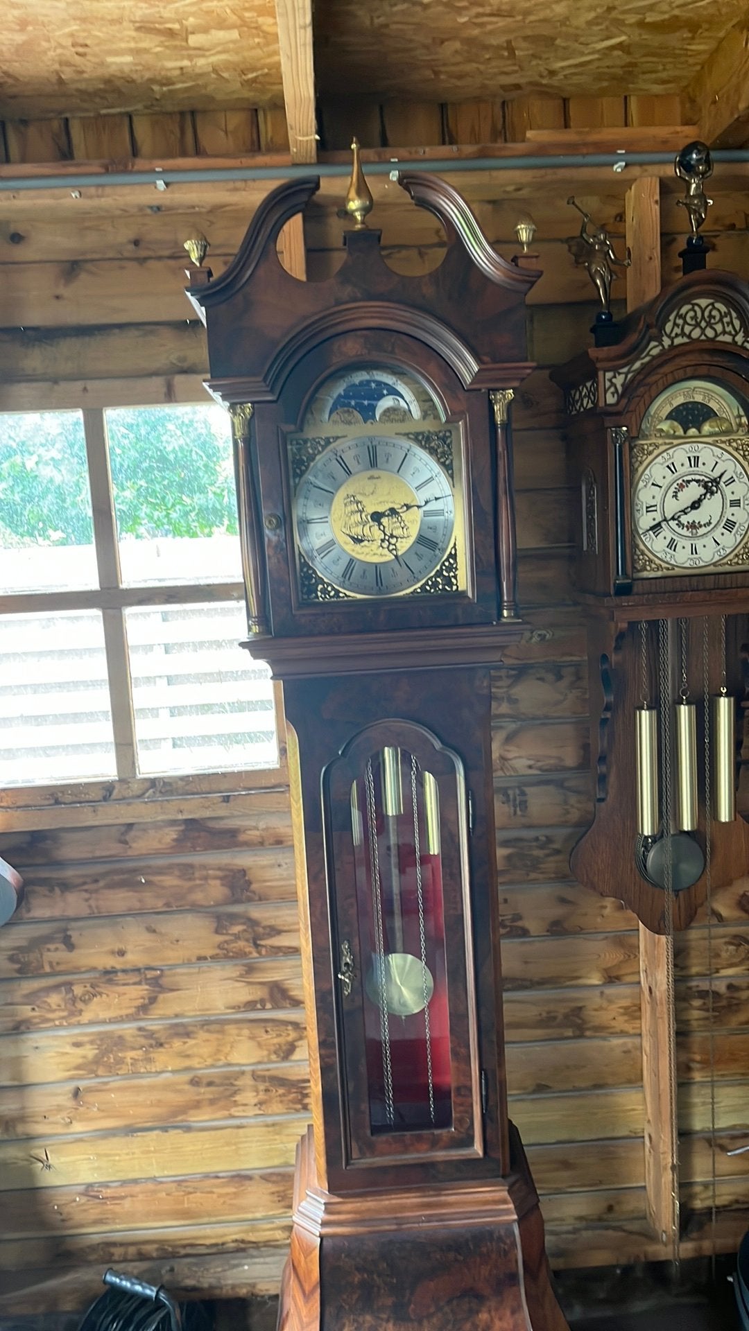 Mooie staande klok, Ophalen