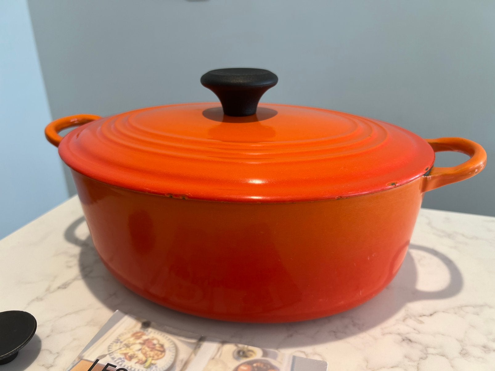 Vintage Le Creuset braadpan 28 cm ovaal, harmonic Orange, Gebruikt, Met handvatten, Le Creuset, Ophalen of Verzenden
