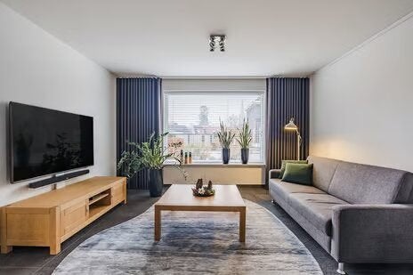 TV meubel (Goossens) (Prado serie), Ophalen, 150 tot 200 cm, Eikenhout, Zo goed als nieuw
