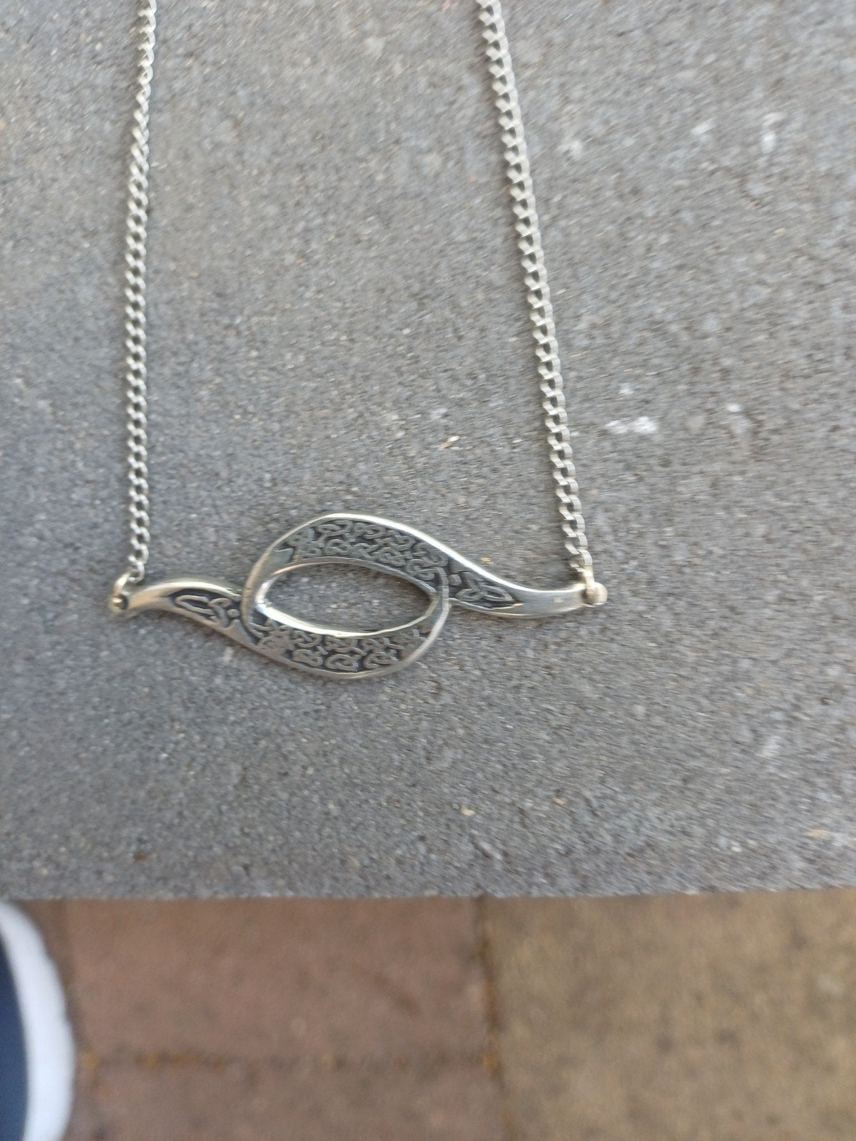 Zeldzame vonst justin pewter collier.keltische vaste hanger, Sieraden, Tassen en Uiterlijk, Antieke sieraden, Ketting, Overige materialen