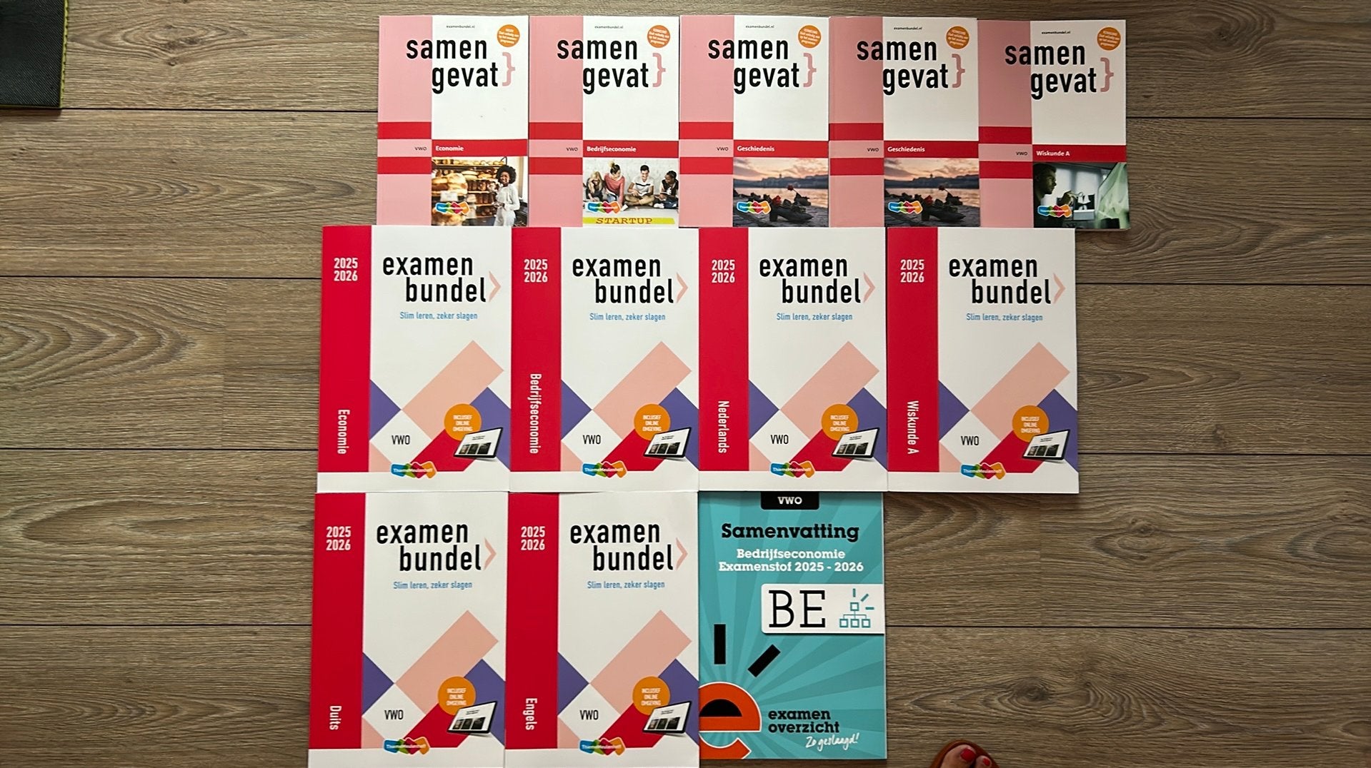 Complete set Examenbundels en Samenvattingen VWO 2025-2026, Boeken, Schoolboeken, Ophalen of Verzenden, Zo goed als nieuw, VWO