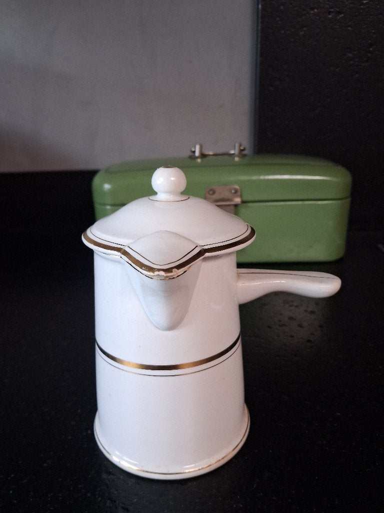 uit oma's kast nostalgische stroopkannetje uit Maastricht, Ophalen