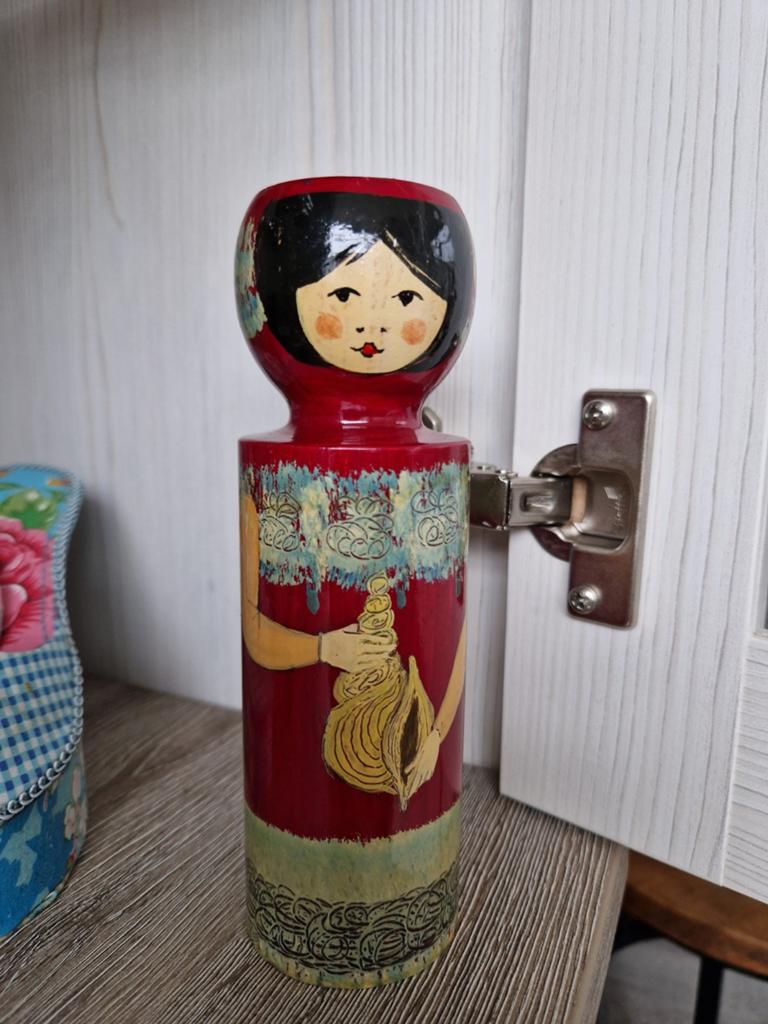 Kokeshi eierdopje - Handgeschilderd Japans design, Verzamelen, Ophalen of Verzenden, Gebruikt