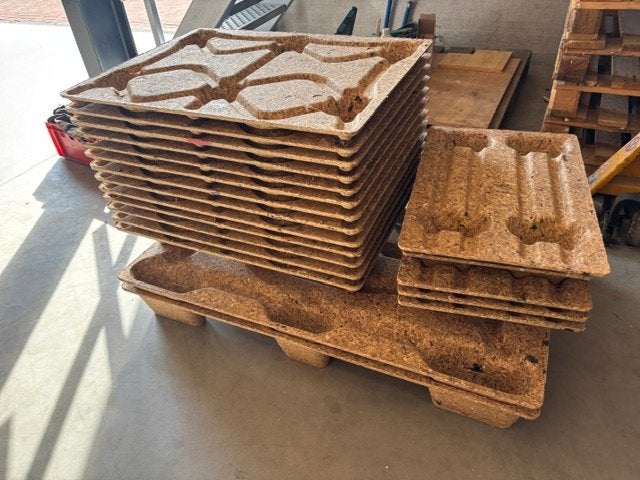 presswood pallets gratis, Ophalen of Verzenden, Zo goed als nieuw, 50 mm of meer, Pallet