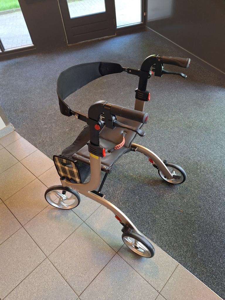 Foto 7 van Rollator lichtgewicht drive/nitro lees beschrijving NWST