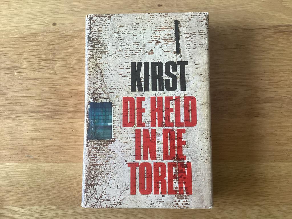 Kirst - De Held in de Toren (Oorlogsroman), Ophalen of Verzenden, Gelezen, Nederland