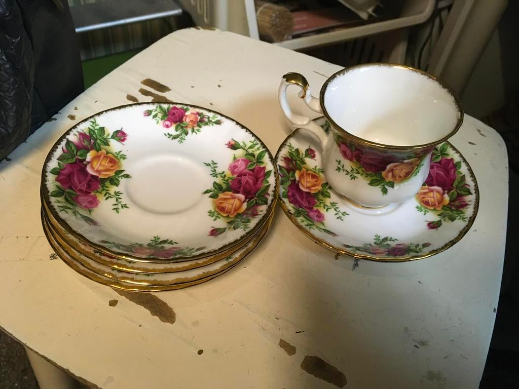 Te koop nieuw kop en schoteltje van royal albert, Ophalen of Verzenden, Nieuw, Porselein, Kop en/of schotel