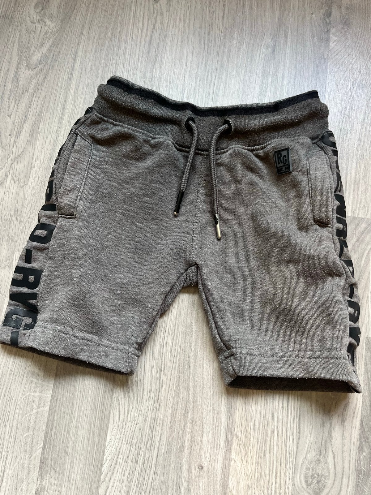 Ravagio korte broek maat 104/110, Ophalen of Verzenden, Zo goed als nieuw, Jongen, Broek