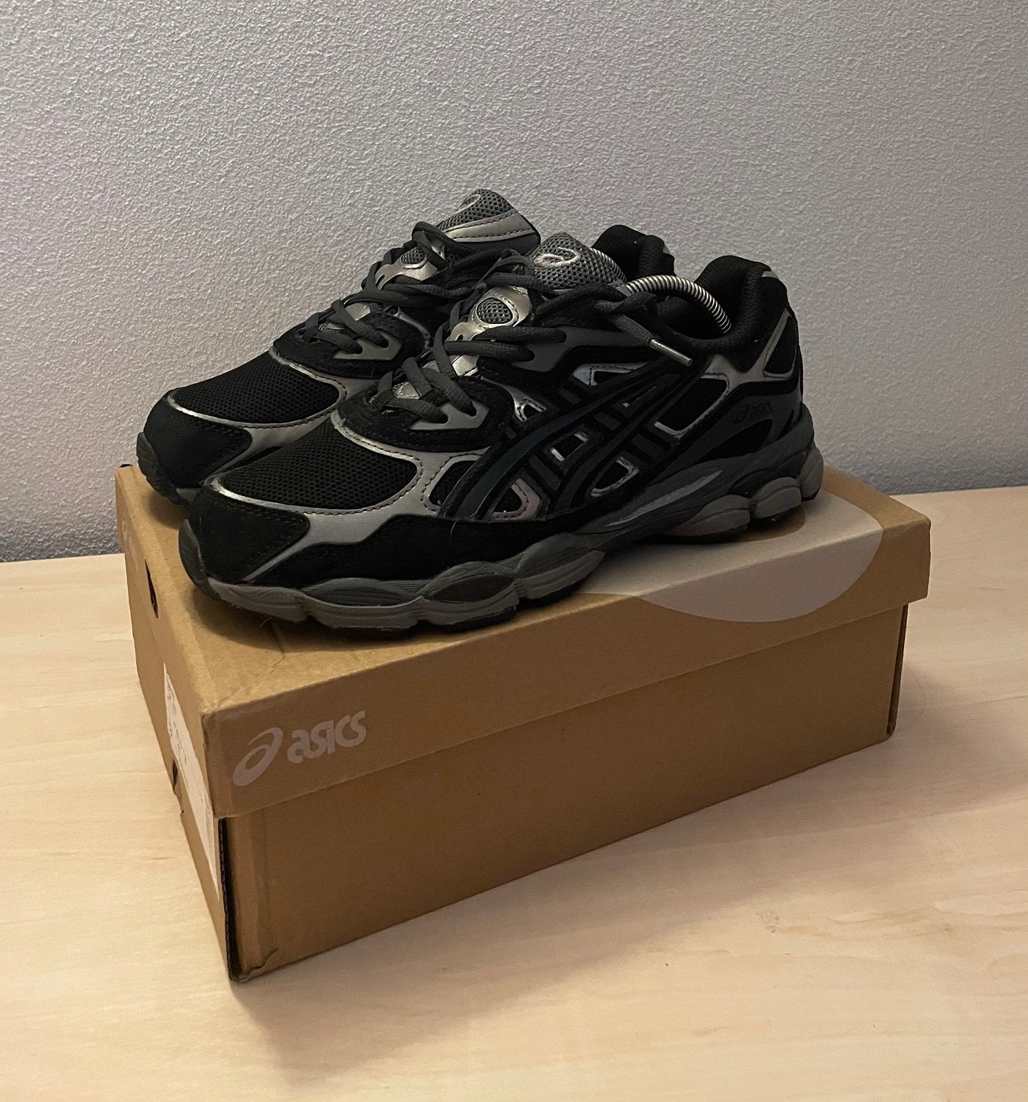 Asics Gel-NYC, Verzenden, Zo goed als nieuw, Zwart, Sneakers of Gympen